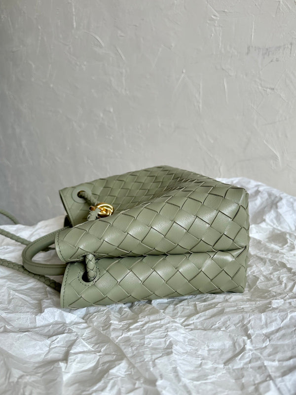 BV SMALL ANDIAMO 25CM LIGHT GREEN LAMBSKIN