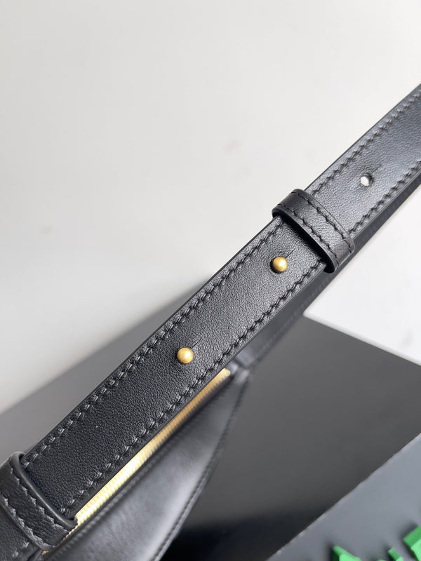 BV SMALL DROP 32CM PELLE DI AGNELLO NERA 