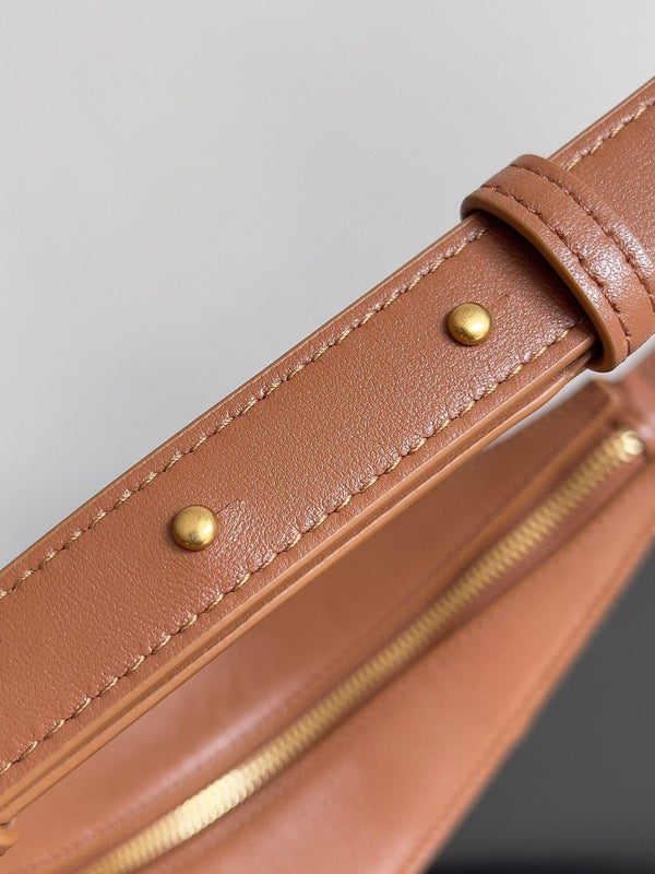 BV SMALL DROP 32CM PELLE DI AGNELLO MARRONE 