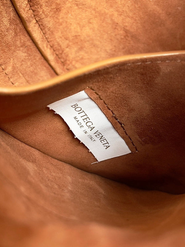 BV SMALL DROP 32CM PELLE DI AGNELLO MARRONE 