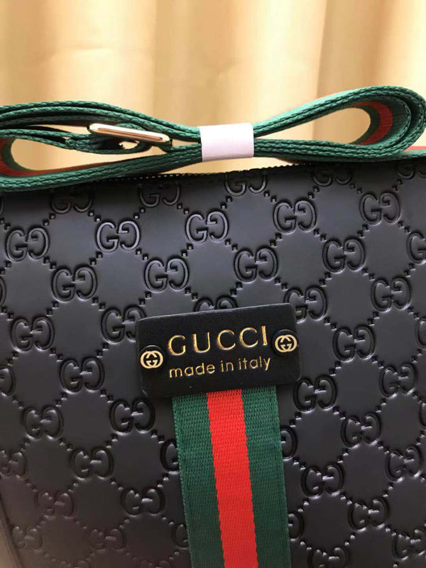 GG CROSSBODY IN PELLE NERA ROSSA