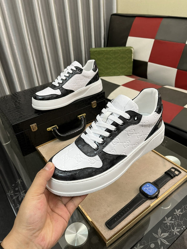 SNEAKERS GG IN PELLE DI VACCHETTA GOFFRATA BIANCA E NERA