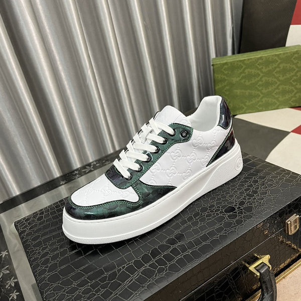 SNEAKERS GG IN PELLE DI VACCHETTA GOFFRATA VERDE E BIANCA