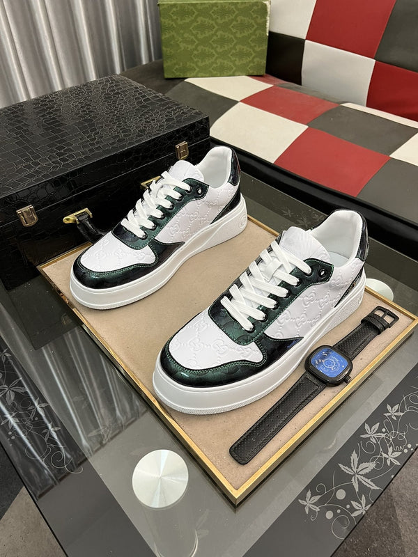 SNEAKERS GG IN PELLE DI VACCHETTA GOFFRATA VERDE E BIANCA