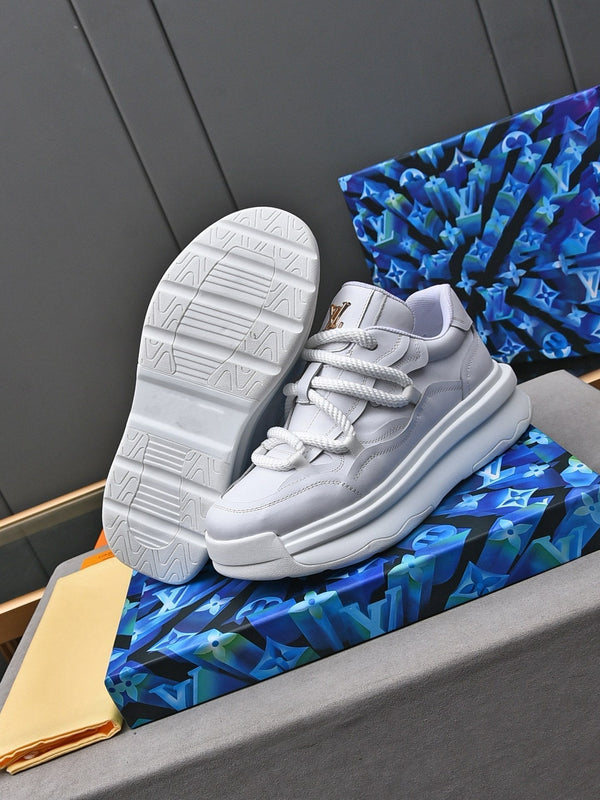 LV SNEAKERS BIANCHE CON STRINGHE