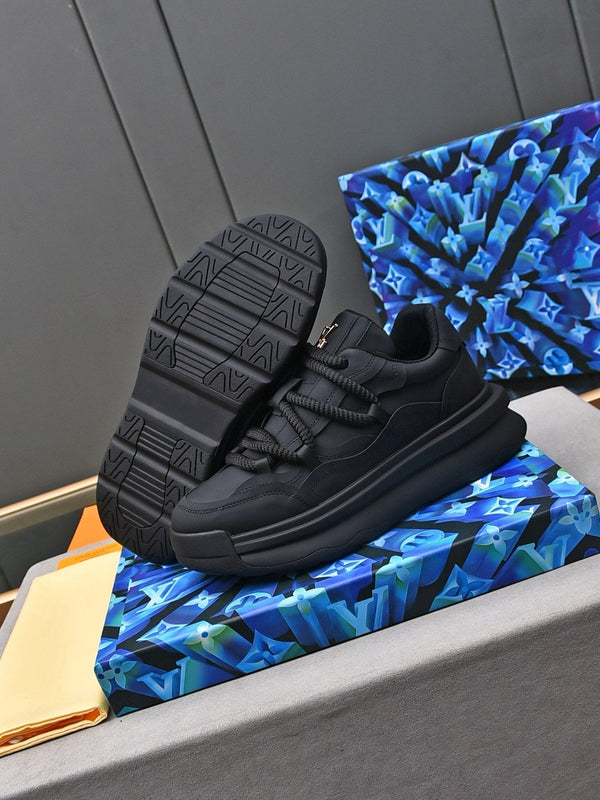 LV SNEAKERS NERE CON LACCI
