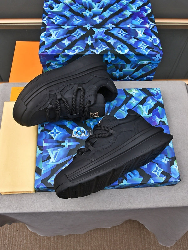 LV SNEAKERS NERE CON LACCI