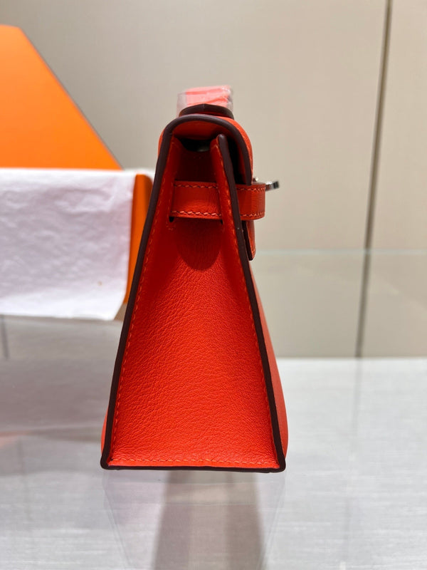 HM KELLY POCHETTE 22CM RED SWIFT SILVER HARDWARE