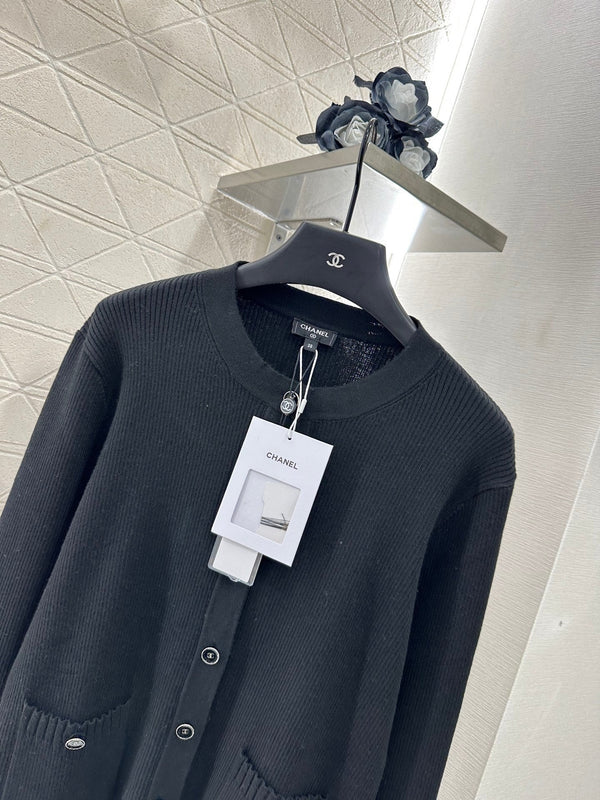 CHANEL WOOL CARDIGAN STYLE 272