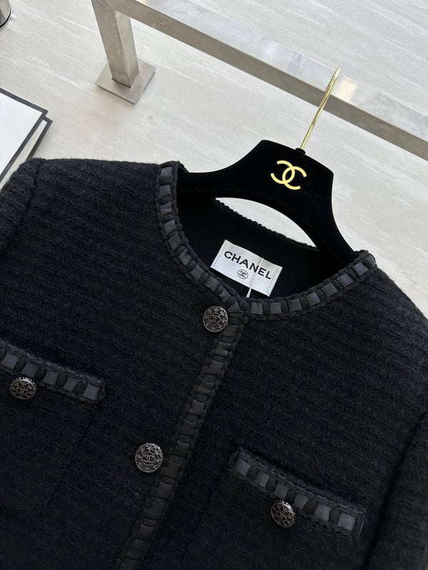 CHANEL TWEED JACKET STYLE 260