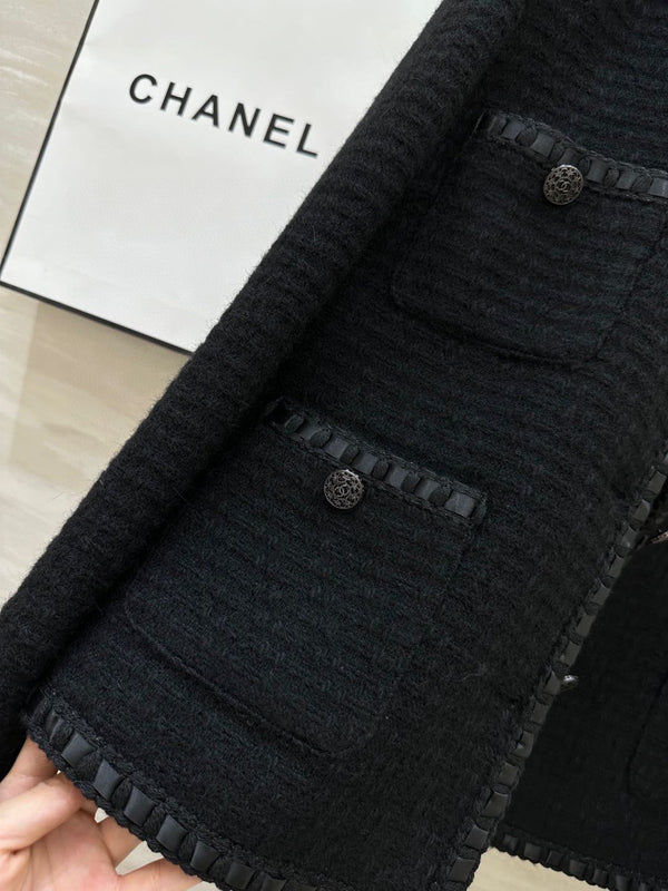 CHANEL TWEED JACKET STYLE 260