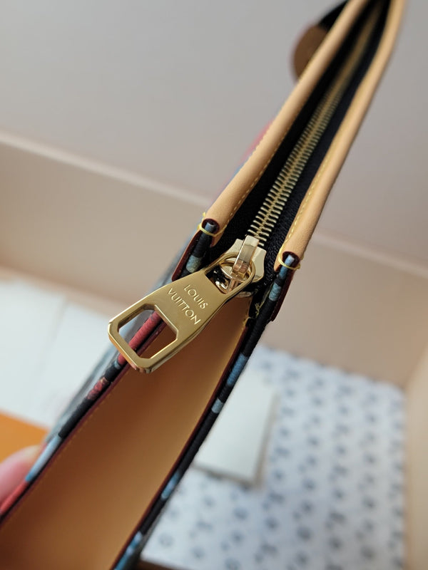 LV Pochette Voyage Clutch Handbag Monogram Canvas 261865