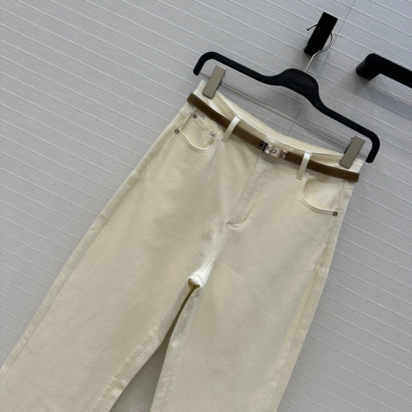 HM High-Elastic Straight Jean in White