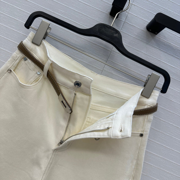 HM High-Elastic Straight Jean in White