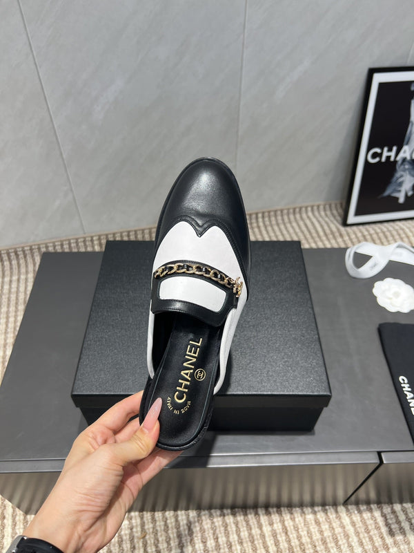 CC 25S Round Toe Chain Loafer Half Slippers in Black and White Cowhide 442536