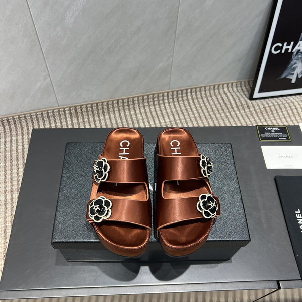 CC 25SS Flower Buckle Platform Beach Slides in Bronze High-Mercerized Sardine