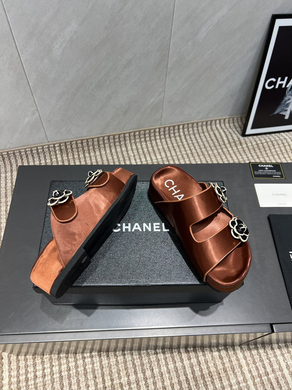 CC 25SS Flower Buckle Platform Beach Slides in Bronze High-Mercerized Sardine