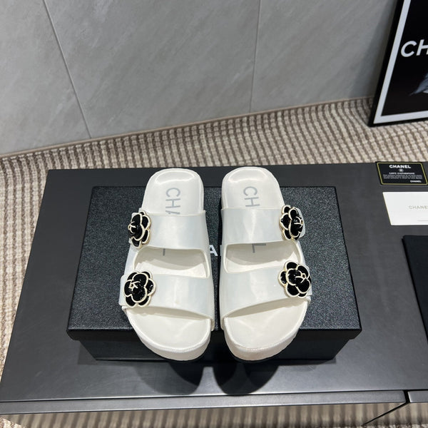 CC 25SS Flower Buckle Platform Beach Slides in White High-Mercerized Sardine