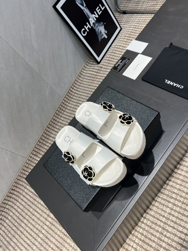 CC 25SS Flower Buckle Platform Beach Slides in White High-Mercerized Sardine