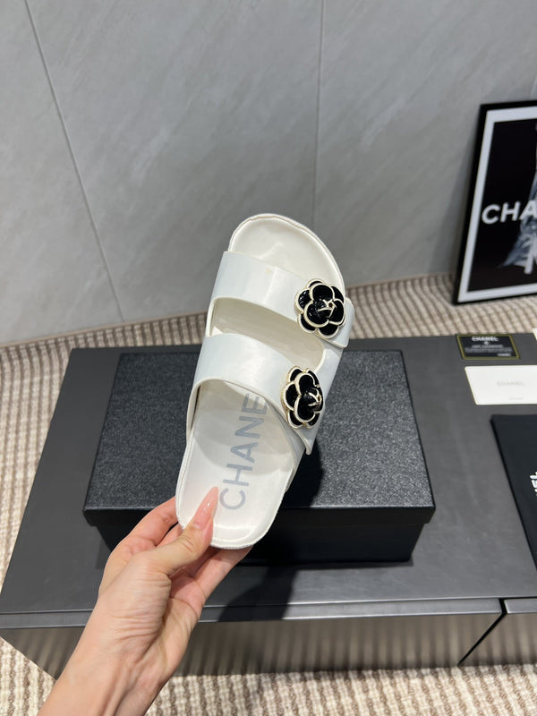 CC 25SS Flower Buckle Platform Beach Slides in White High-Mercerized Sardine