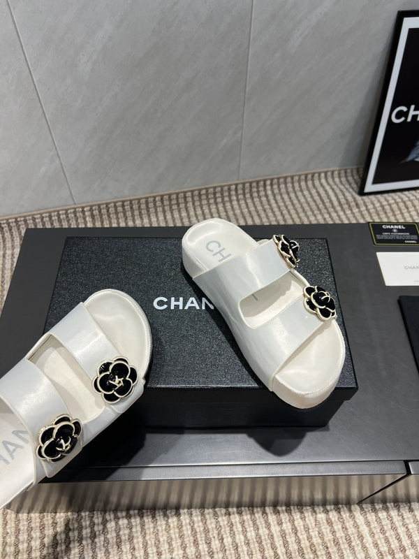 CC 25SS Flower Buckle Platform Beach Slides in White High-Mercerized Sardine
