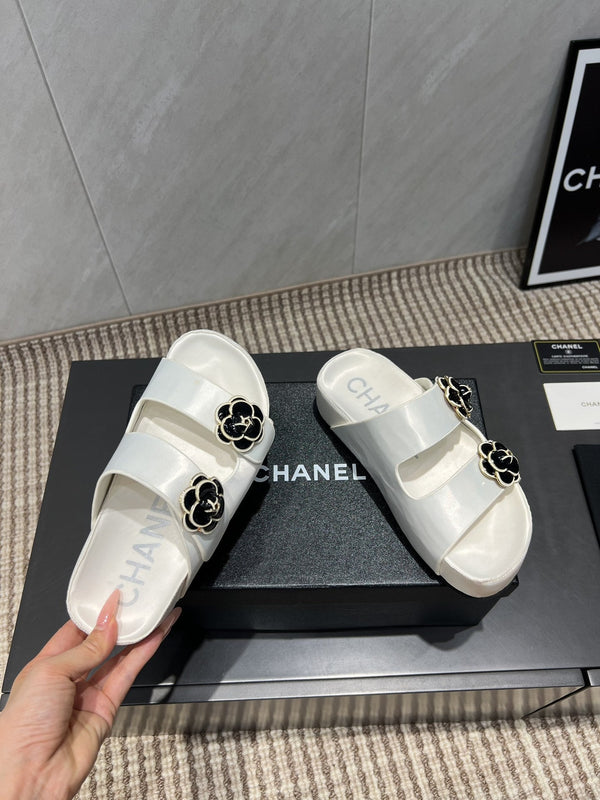 CC 25SS Flower Buckle Platform Beach Slides in White High-Mercerized Sardine