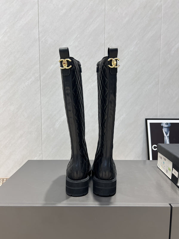 CC 25S Round Toe Mid-Heel Zippered High Boots in Black Cowhide and Embroidered Latticework 442493