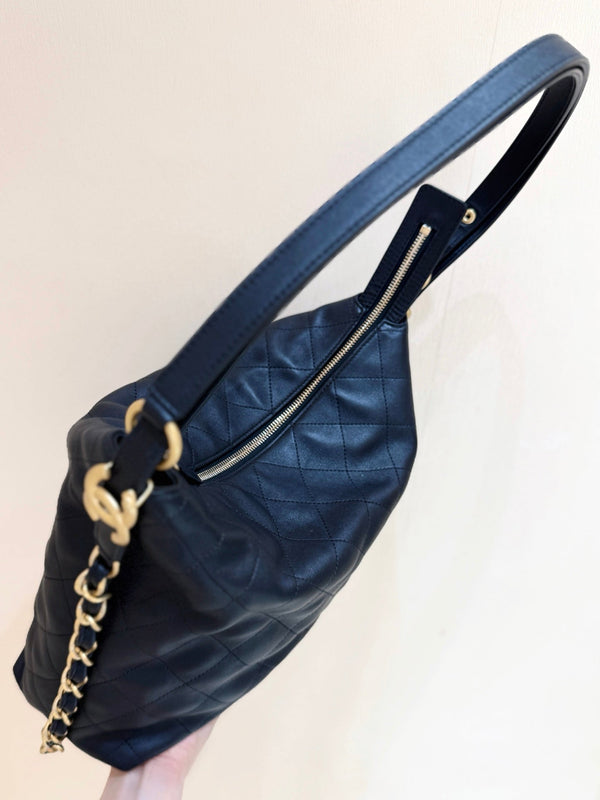 CC 25S Hobo Dual-Use Bag in Black Cowhide