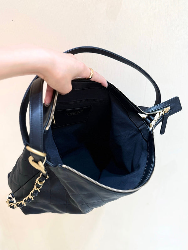 CC 25S Hobo Dual-Use Bag in Black Cowhide