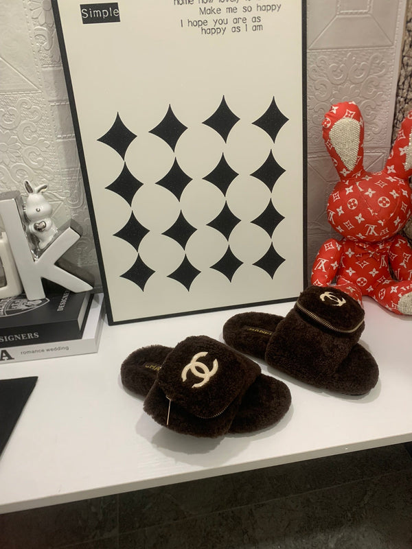 CC 25s Logo Slippers Chocolate Brown Shearling 455080