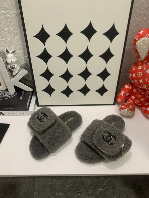 CC 25s Logo Slippers Gray Shearling 455073