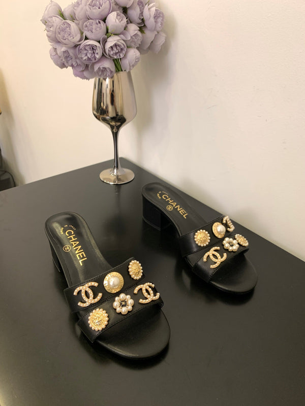 Chanel Embellished Sandal Black Leather 166885