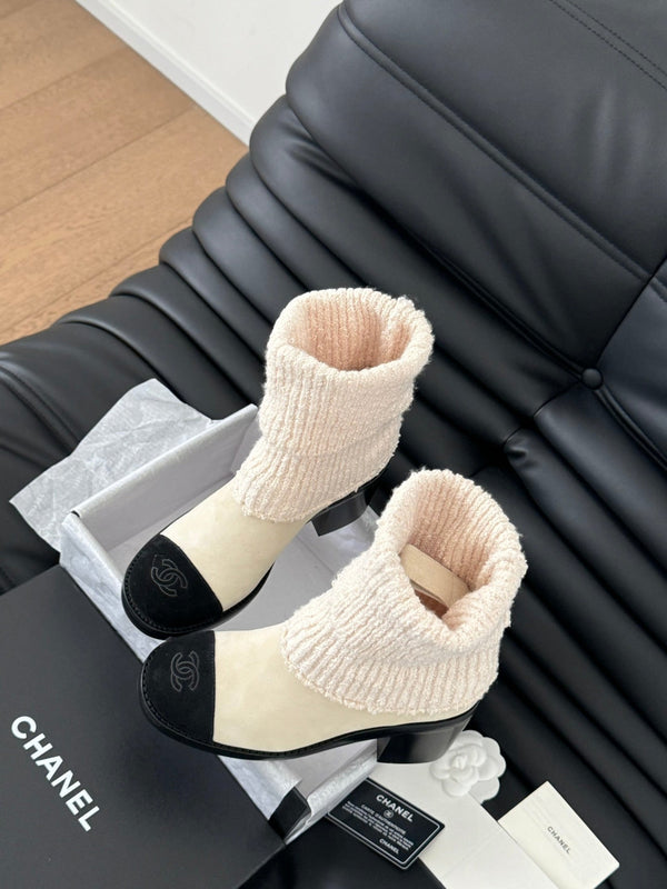 CC 25K Sock Boots Cream Suede 458777