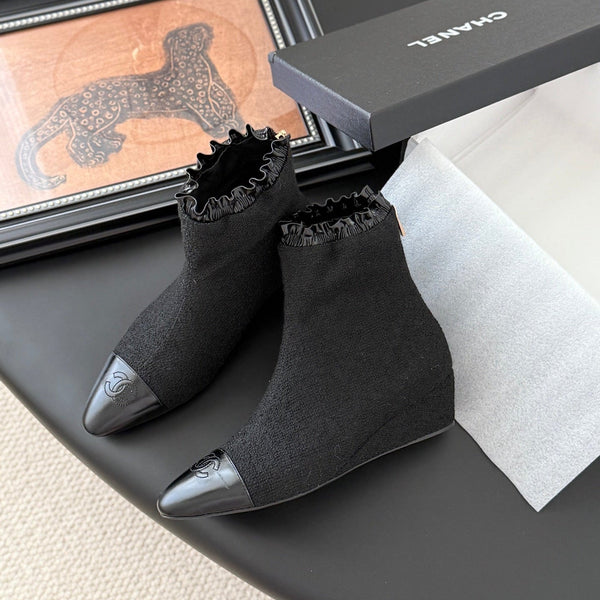 CC 25P Show-Style Platform Wedge Mary Jane Boots Black Cowhide and Tweed 458773