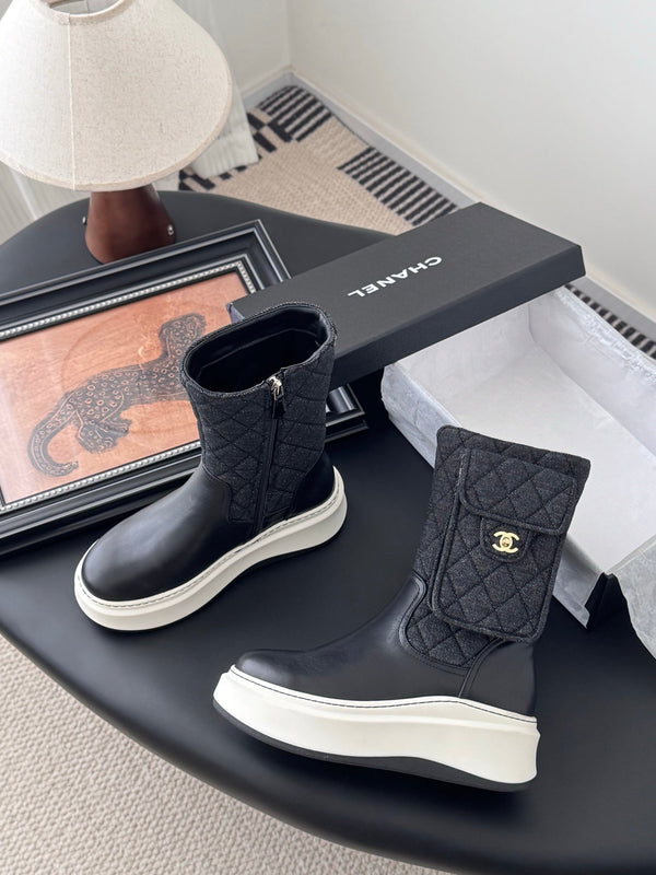 CC 25K Backpack Bucklet Boots Black Sheepskin 458711