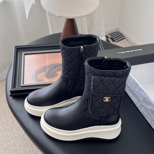 CC 25K Backpack Bucklet Boots Black Sheepskin 458711