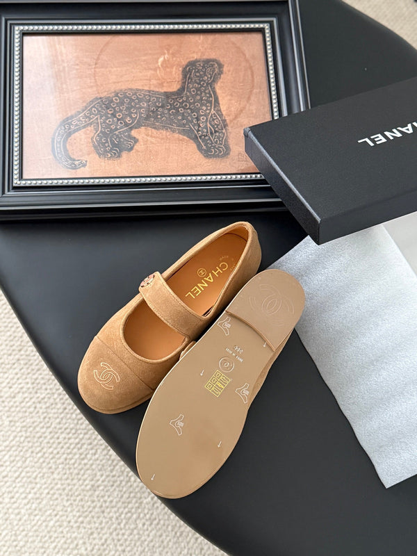 CC 25K Mary Jane Flats Tan Suede 458762