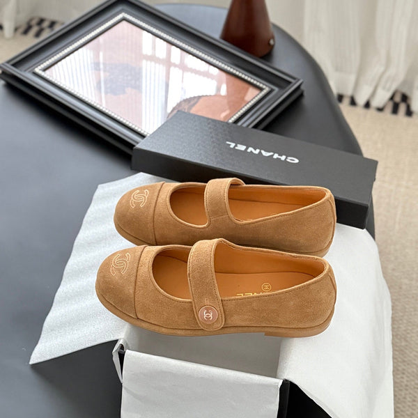 CC 25K Mary Jane Flats Tan Suede 458762