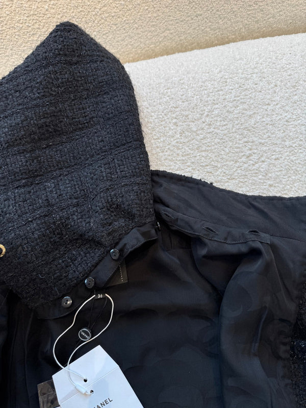 Giacca in tweed con cappuccio a quadri neri CC 25B