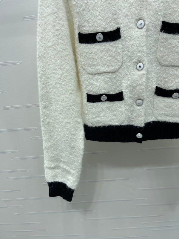 CC 25 Two-Tone Pocket Knit Cardigan White Wool