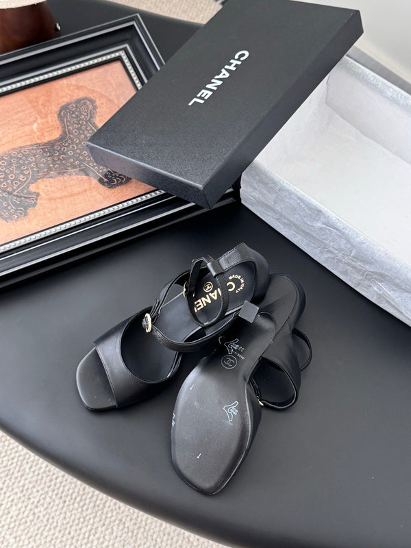 CC 25B Mary Janes 85mm High Heel Black Sheepskin