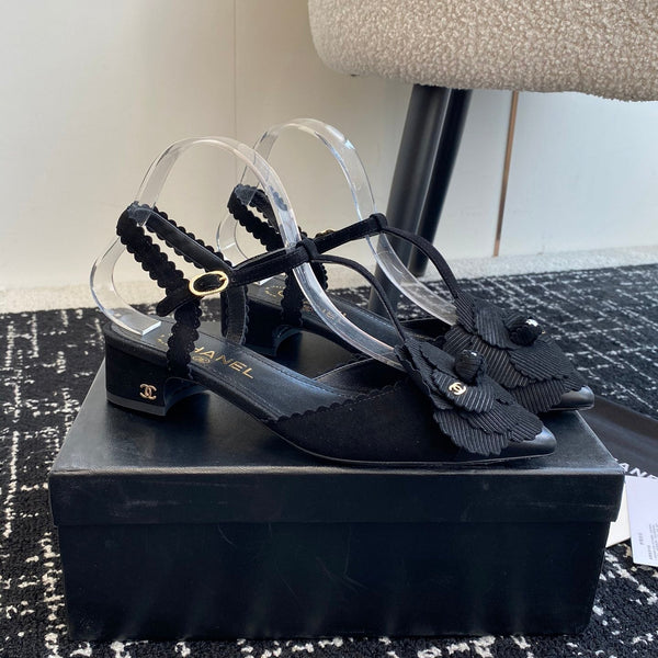 CC 25C Camellia Mid-Back Sandals Black Suede With Flower 473436