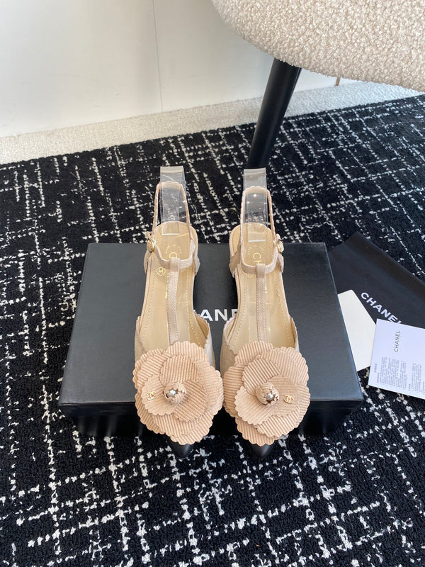 CC 25C Camellia Mid-Back Sandals Beige Suede With Flower 473435