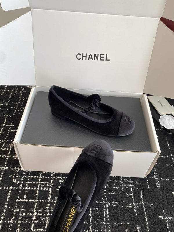 CC 25SS Embroidered Double C logo Mary Janes Black Suede 473423