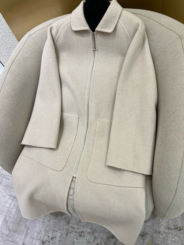 HM 25 Classic Pig-Nose Floral Coat White Cashmere 305175