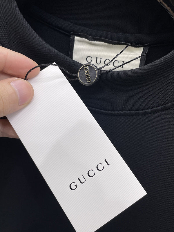 Gucci 25 Long-Sleeved T-shirt 106555