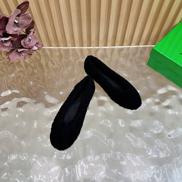 BV 25SS Shearling Ballerina in Black Wool Sheepskin