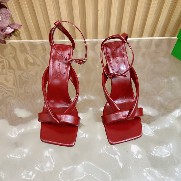 BV 25SS Flat-Soled High-Heeled Ankle Strap Sandals Red Shiny Calfskin