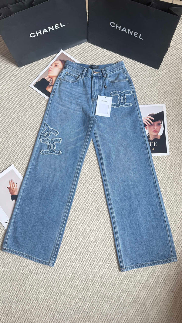 CC 25 Cross-stitched double C high-waisted straight-leg jeans