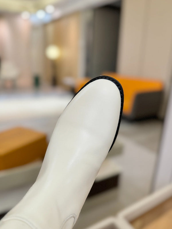 LV Donkey Metal Buckle-Decorated Knight Boots White Cowhide 504715